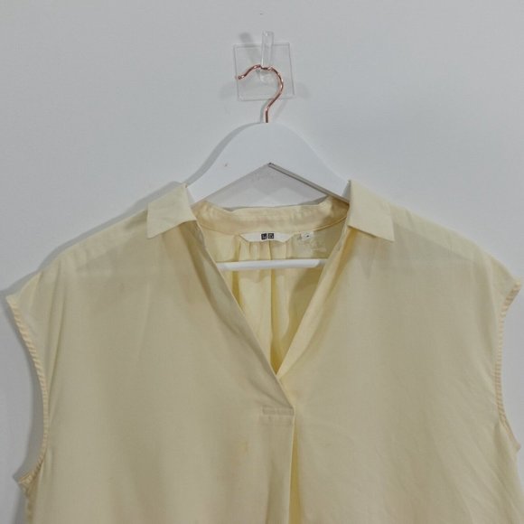 Uniqlo Top Womens Size Medium V‎ Neck Tank Casual Flowy Pleated Yellow Light - Picture 5 of 11